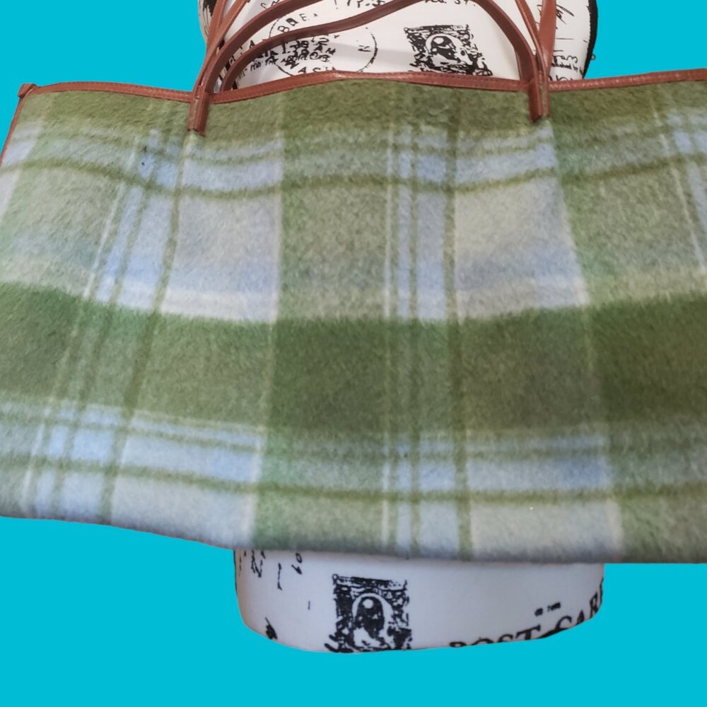 Universal Thread Carry-All Bag, Plaid Flannel